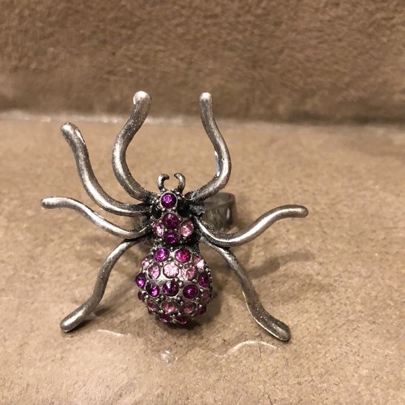 Jewelry - Beautiful Vintage Rhinestone Spider Ring 🕷️